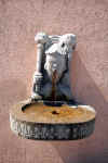 fountain-4d2.jpg (218053 Byte) wall
