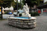 fountain-5bw9.jpg (171238 Byte)