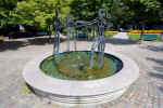 fountain-z17a.jpg (203239 Byte)