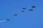 airplanes-formation-1.jpg (87358 Byte) airplanes formation