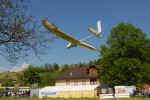 glider-x8j.jpg (156586 Byte) landing
