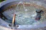 fountain-72e3.JPG (180357 Byte) water fountain